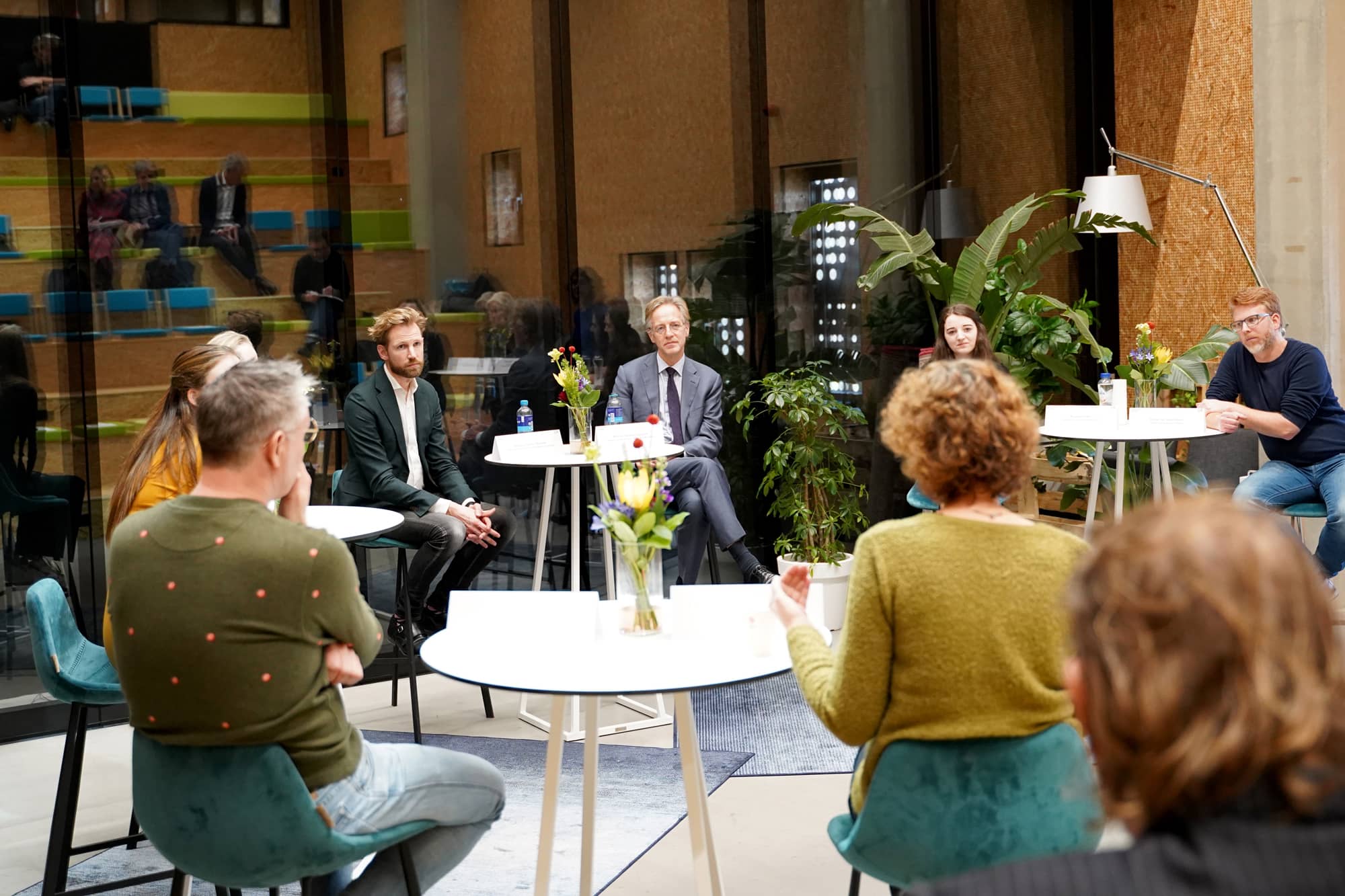 Minister Dijkgraaf en minister Wiersma in gesprek met met studenten, docenten en bestuurders over de huidige stand van zaken in het onderwijs
