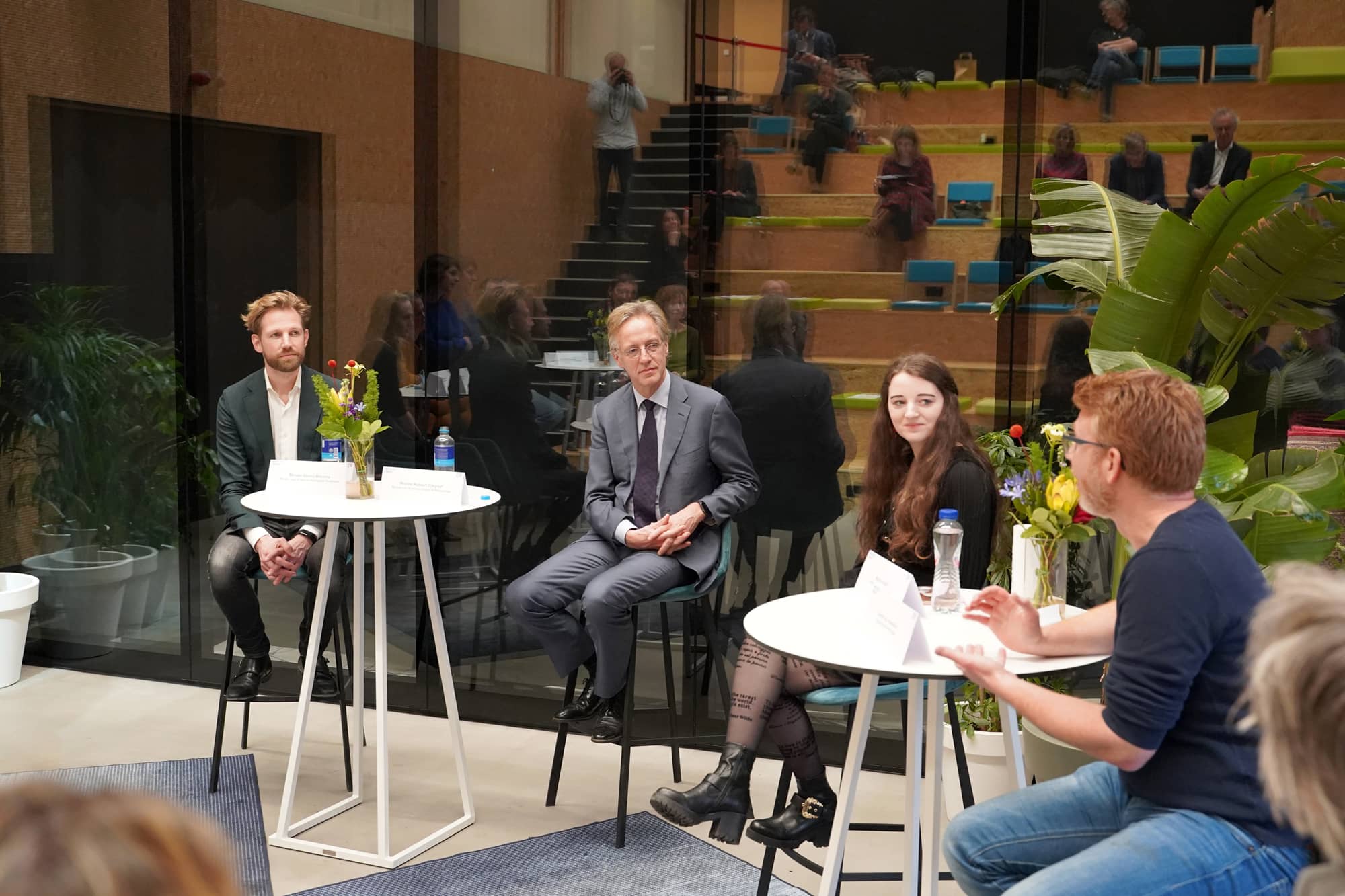Minister Dijkgraaf en minister Wiersma in gesprek met met studenten, docenten en bestuurders over de huidige stand van zaken in het onderwijs