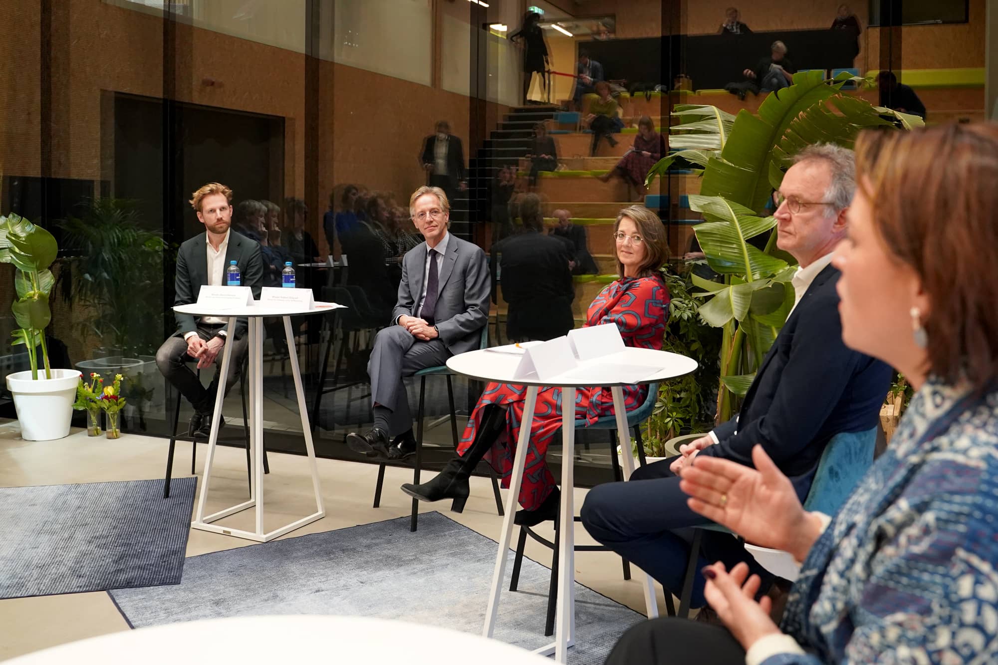 Minister Dijkgraaf en minister Wiersma in gesprek met met studenten, docenten en bestuurders over de huidige stand van zaken in het onderwijs