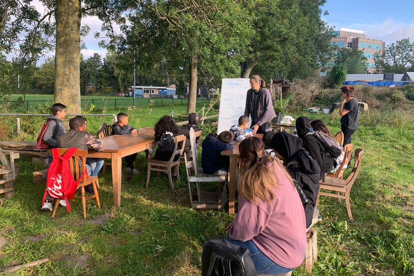 Leerlingen bij De Kaskantine