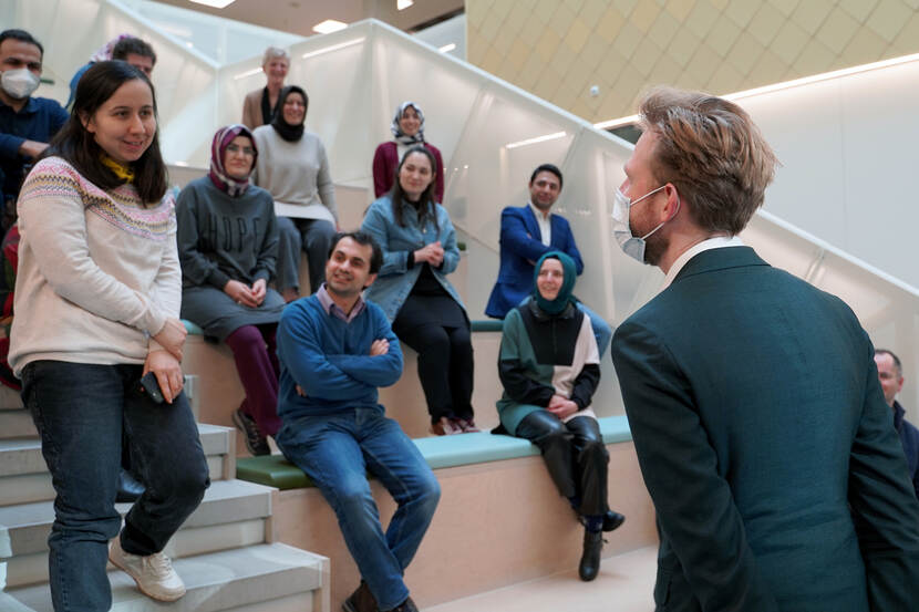 Wiersma spreekt vluchtelingen studenten op de Hogeschool Utrecht